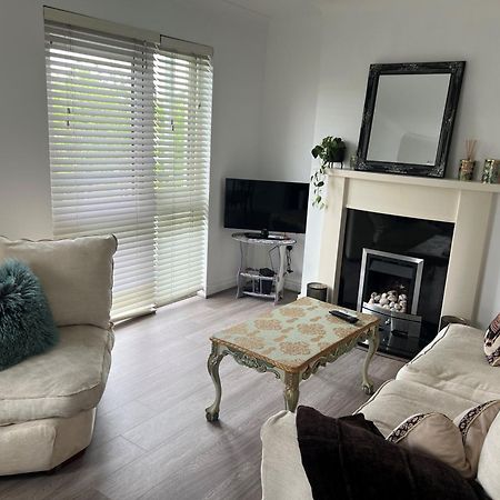 Cosy 2 Double Bed Apartment Суордс Екстериор снимка