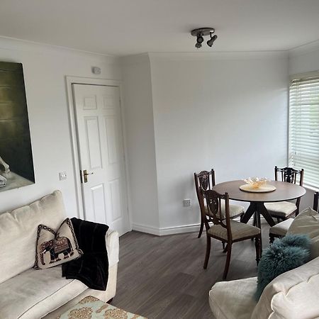Cosy 2 Double Bed Apartment Суордс Екстериор снимка