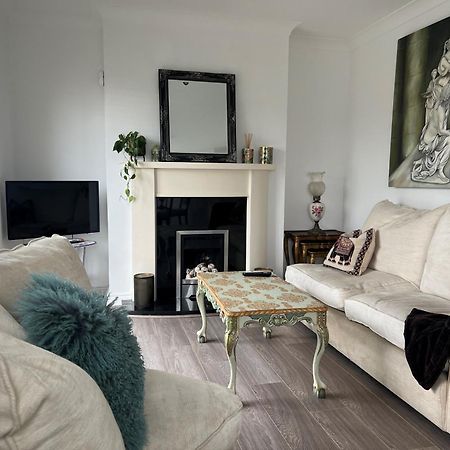 Cosy 2 Double Bed Apartment Суордс Екстериор снимка