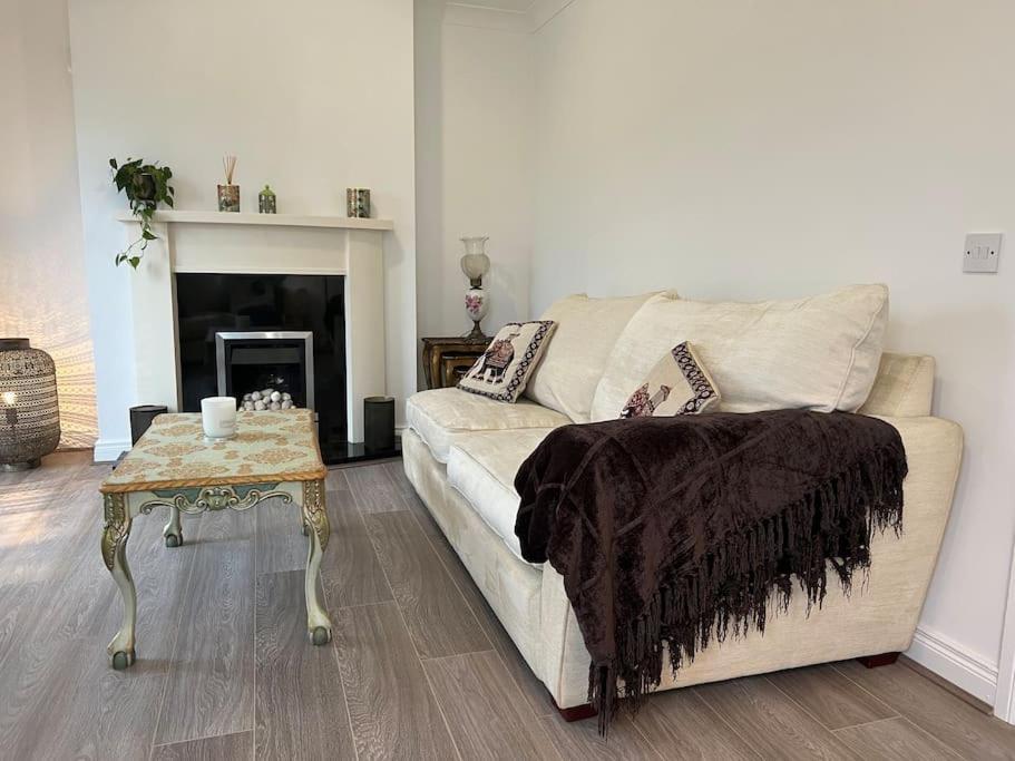 Cosy 2 Double Bed Apartment Суордс Екстериор снимка