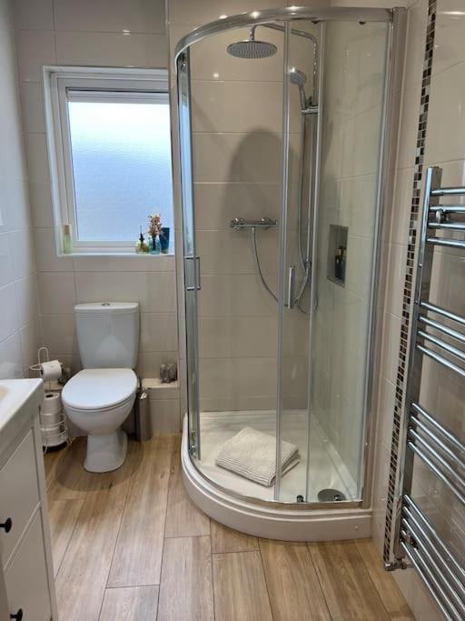 Cosy 2 Double Bed Apartment Суордс Екстериор снимка