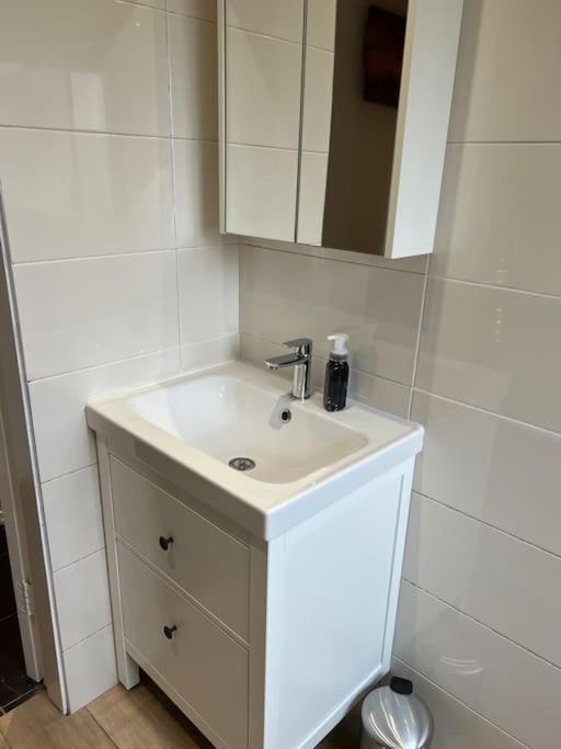 Cosy 2 Double Bed Apartment Суордс Екстериор снимка