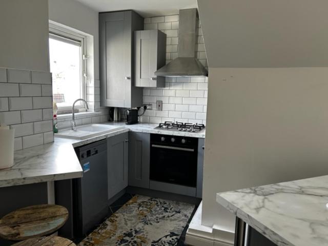 Cosy 2 Double Bed Apartment Суордс Екстериор снимка